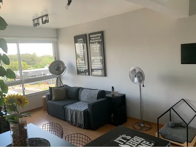 Imagem: O apartamento possui 2 Dormitórios, 1 Suíte, 3 Banheiros,