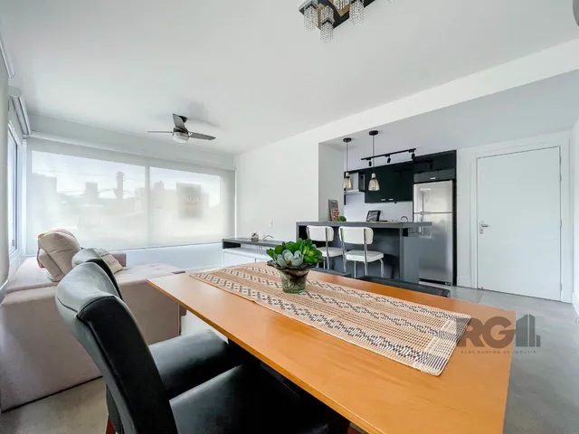 Imagem 2: Apartamento à venda em Porto Alegre, Menino Deus, com 2 quartos, 70m²