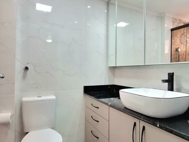 Imagem 15: Apartamento À Venda em Porto Alegre, Rio Branco, com 3 Quartos, 103M²