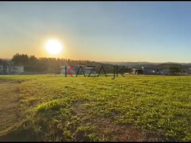 Imagem: O terreno possui 1.000m² de Área Privada e está