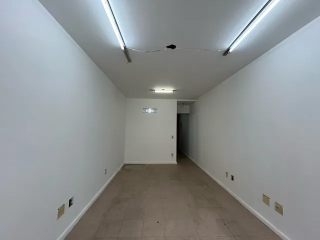 Imagem: Sala Comercial em Condomínio À Venda na