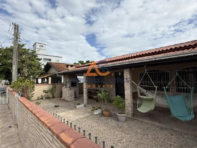 Imagem: Casa Averbada com 04 Suítes e Amplo Terreno