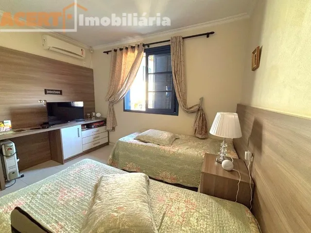 Imagem 16: CASA RESIDENCIAL em FLORIANÓPOLIS - SC, COQUEIROS
