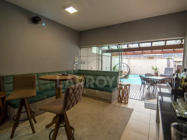 Imagem 2: Casa com 4 dormitórios