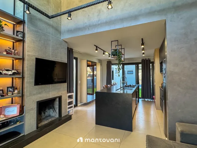 Imagem 7: Casa 3 dormitórios com 2 suítes + quiosque no Royal Country