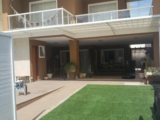 Imagem: A casa possui 3 Dormitórios, 3 Suítes, 5 Banheiros, 4