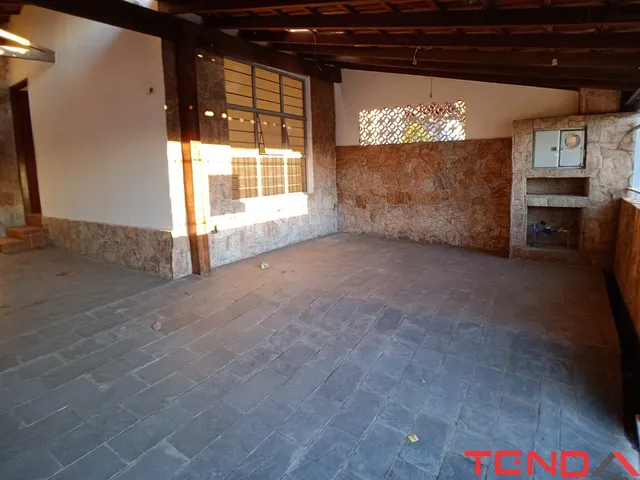 Imagem: A casa possui 2 Dormitórios, 1 Suíte, 1 Banheiro, 1 Vaga