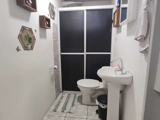 Imagem 4: Duas casas no terreno somando 4 dormitórios - Balneário Canoas - Pontal do Paraná!!