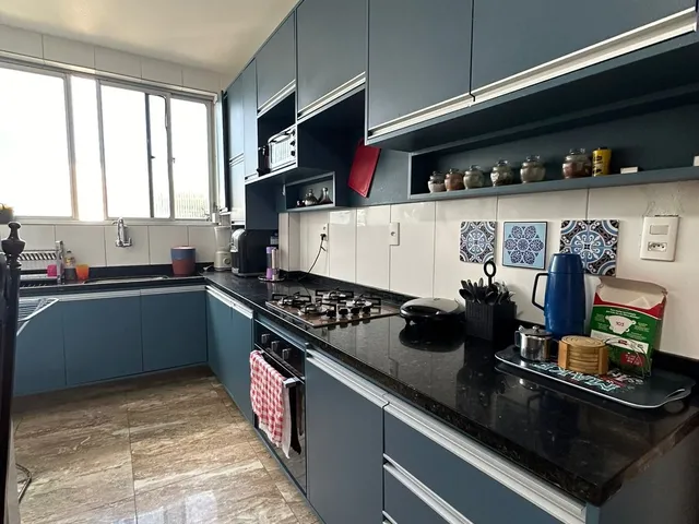 Imagem 11: Vendo Belo Apartamento 3 Quartos (2 Suítes) em Ondina, Predio de Escada