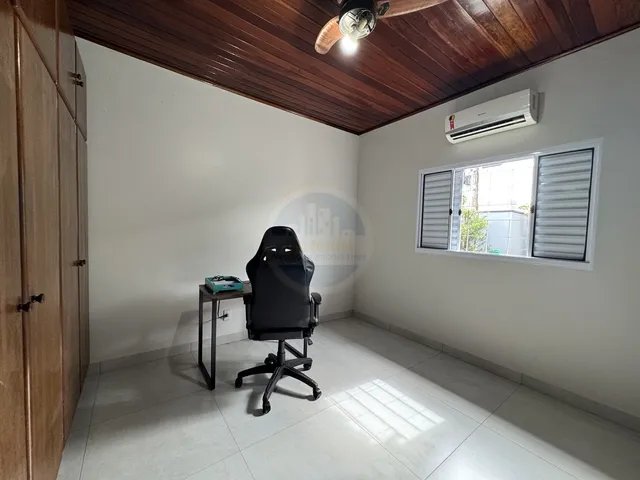 Imagem 15: Casa à venda, com 4 dormitórios, sendo 1 suíte e 2 banheiros