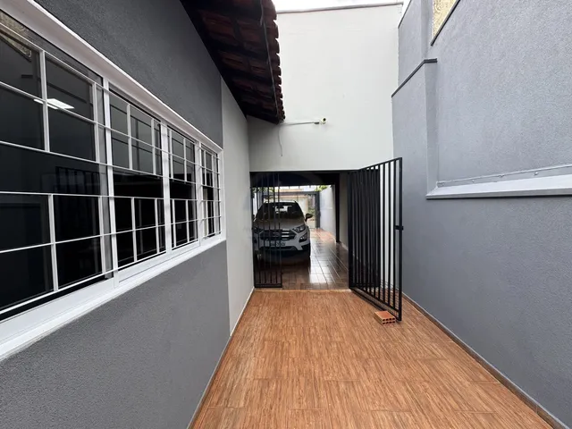 Imagem 16: Casa à venda, com 4 dormitórios, sendo 1 suíte e 2 banheiros