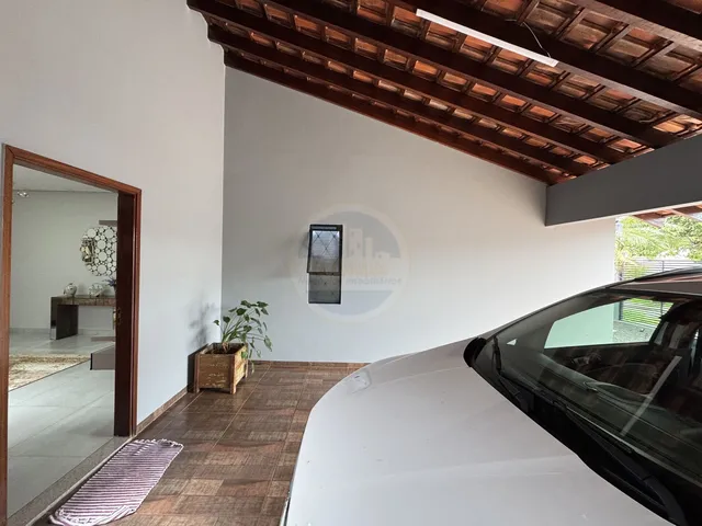 Imagem 8: Casa à venda, com 4 dormitórios, sendo 1 suíte e 2 banheiros
