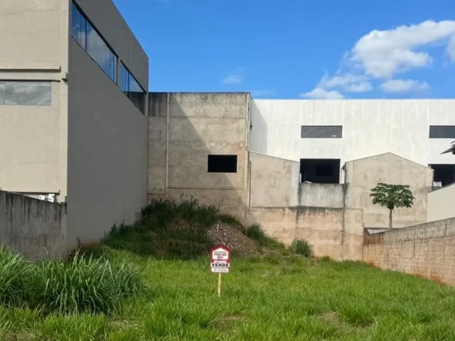 Imagem: Dois terrenos com ótima topografia
