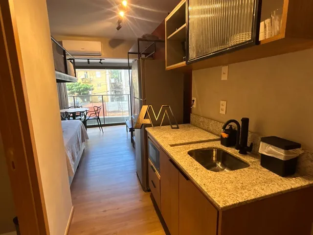 Imagem: STUDIO PORTEIRA FECHADA NA BARRA