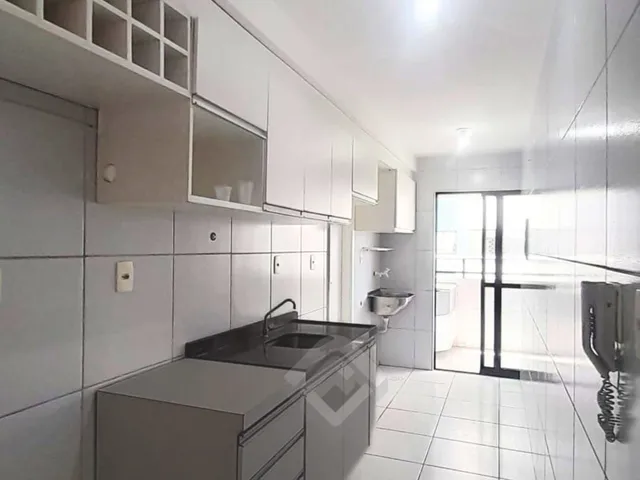 Imagem: O apartamento possui 3 Dormitórios, 1 Suíte, 3 Banheiros,