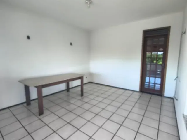 Imagem 11: Casa à Venda bairro Eng. Luciano Cavalcante c/ 4 Suítes com acesso por duas ruas