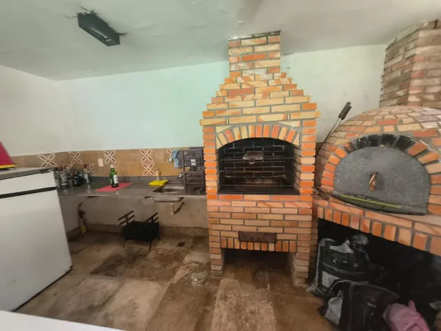 Imagem 2: Casa à Venda bairro Eng. Luciano Cavalcante c/ 4 Suítes com acesso por duas ruas