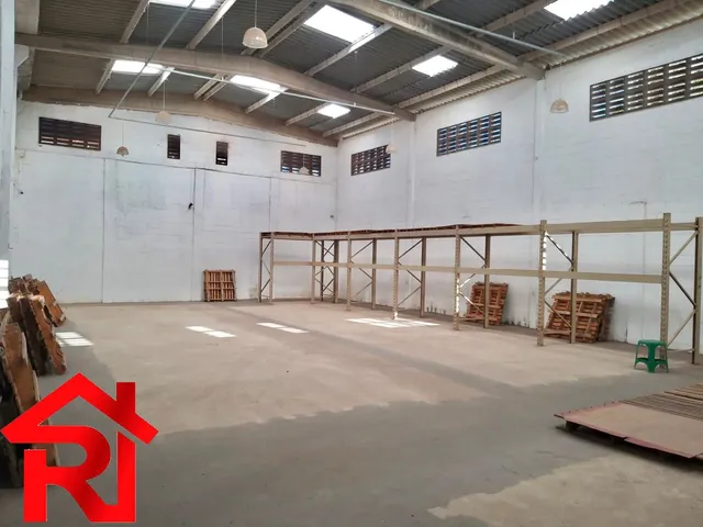 Imagem: O depósito possui 900m² de Área Privada e está localizado
