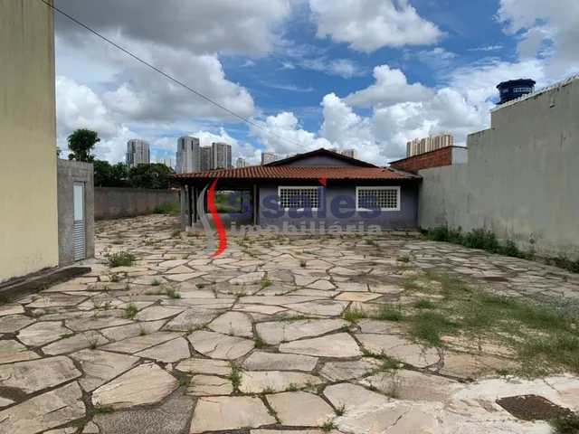 Imagem: O terreno possui 3 Dormitórios, 2 Suítes, 1.000m² de