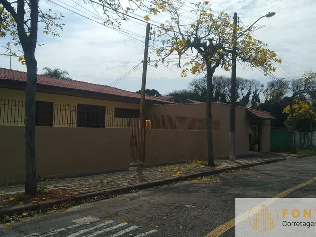 Imagem 3: Linda Residência no Bairro Boqueirão Contendo 4 Dormitórios Sendo 1 Suíte, Sala
