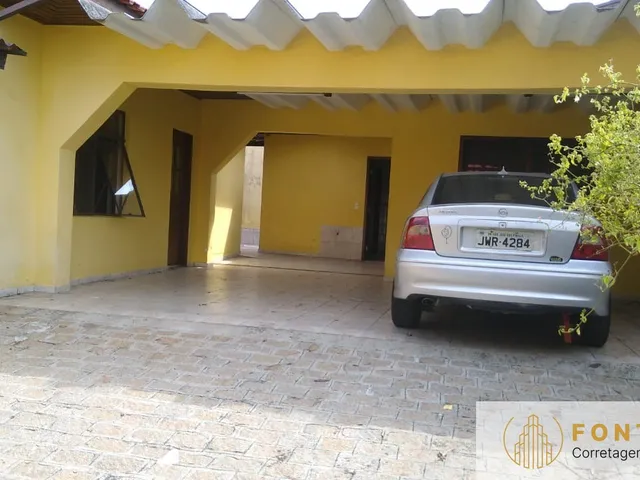Imagem 2: Linda Residência no Bairro Boqueirão Contendo 4 Dormitórios Sendo 1 Suíte, Sala