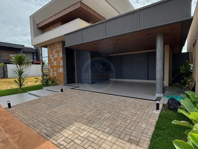 Imagem: A casa possui 3 Dormitórios, 1 Suíte, 3 Banheiros, 2