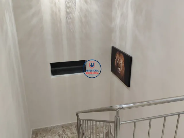 Imagem 12: Venda de casa triplex com 3 suítes e piso em porcelanato, localizado no Parque das