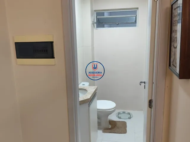 Imagem 3: Venda de casa triplex com 3 suítes e piso em porcelanato, localizado no Parque das
