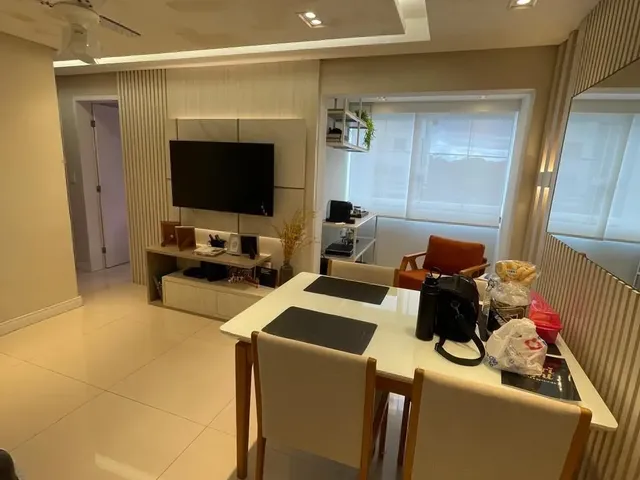Imagem: O apartamento possui 2 Dormitórios, 1 Suíte, 2 Banheiros