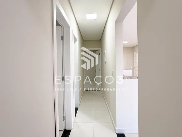 Imagem 9: Lindo Apartamento no Centro com 01 Suíte e 02 Quartos, Sacada com Churrasqueira