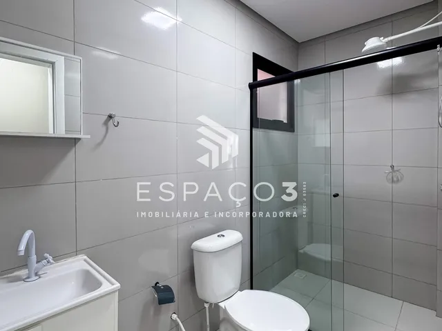 Imagem 16: Lindo Apartamento no Centro com 01 Suíte e 02 Quartos, Sacada com Churrasqueira