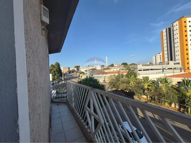 Imagem: O apartamento possui 3 Dormitórios, 1 Suíte, 2 Banheiros,