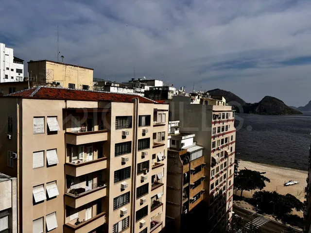 Imagem 2: Apartamento de 4 Quartos À Venda no Costa Azul, com 225M², em Icaraí, Niterói/Rj