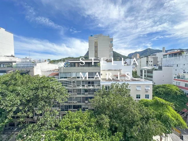 Imagem 8: Leblon, Quadra da Praia, Apartamento em andar alto, com vista livre, 4 quartos e 2 vagas