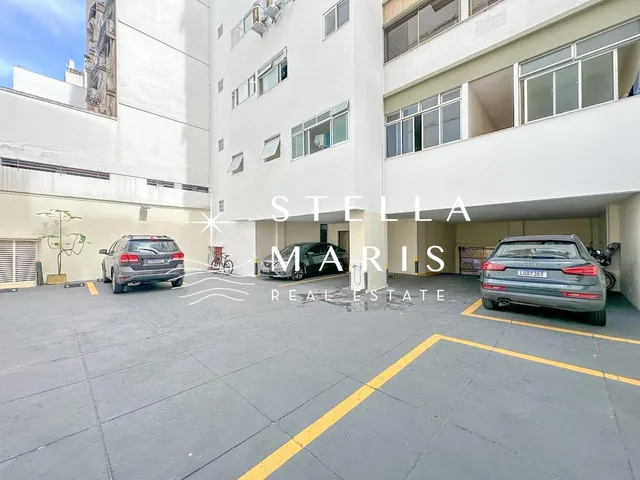 Imagem 2: Leblon, Quadra da Praia, Apartamento em andar alto, com vista livre, 4 quartos e 2 vagas