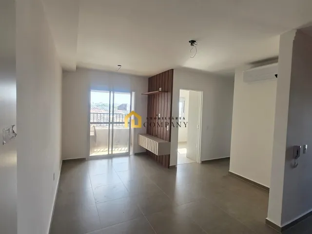Imagem: O apartamento possui 2 Dormitórios, 1 Suíte, 2 Banheiros,