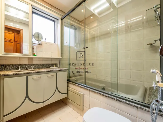 Imagem 7: Cobertura de Luxo no Petrópolis: 3 Quartos, 1 Suíte, Mobiliada com Piscina - Porto