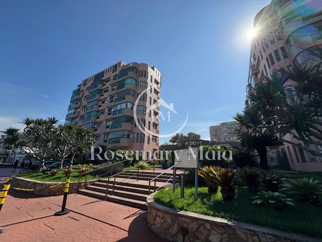 Imagem 2: Apartamento com Vista Lateral para o Mar - Frente à Praia, Barra da Tijuca - RJ