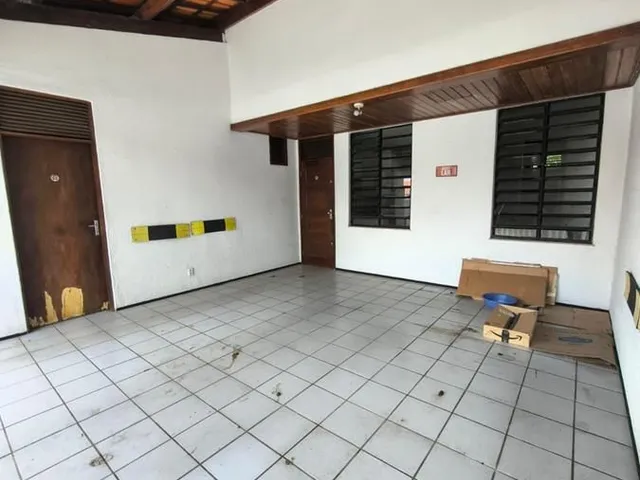 Imagem 13: Casa à Venda bairro Engenheiro Luciano Cavalcante c/ 5 Quartos e com acesso por
