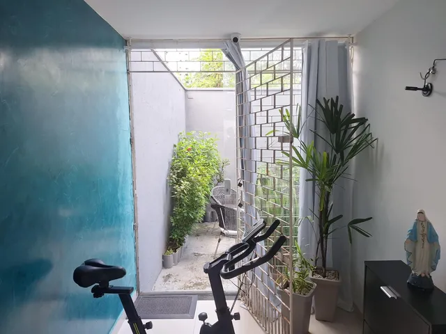 Imagem 8: Casa duplex em rua privativa com 5 quartos (2 suítes) com apart e sala comercial