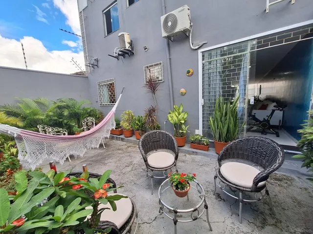Imagem 7: Casa duplex em rua privativa com 5 quartos (2 suítes) com apart e sala comercial
