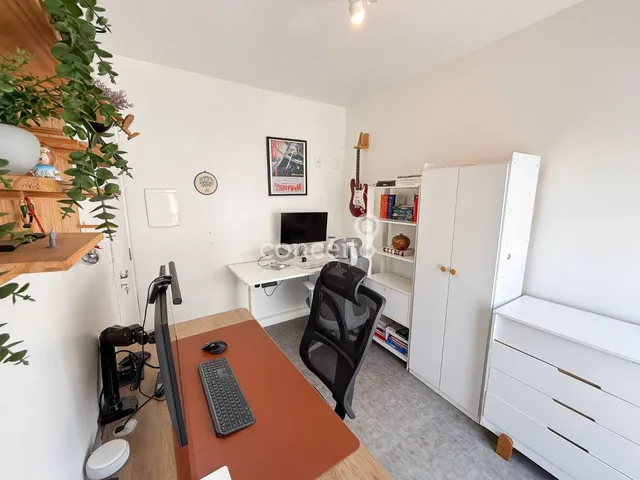 Imagem 5: Apartamento Semimobiliado com 2 Dormitorios Sendo 1 Suíte na Fortaleza!