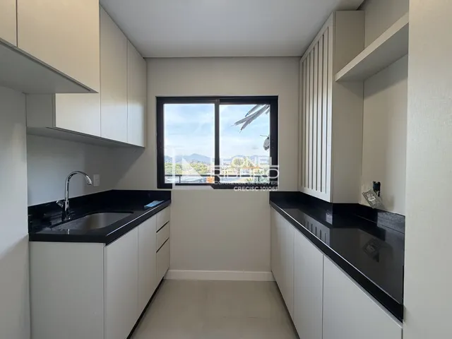 Imagem 2: Apartamento à venda com 3 dormitórios suítes, 195 m² no bairro das Capitais em