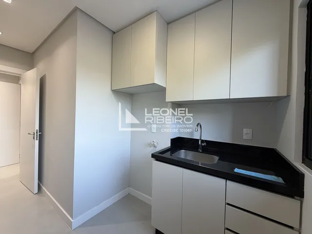 Imagem 4: Apartamento à venda com 3 dormitórios suítes, 195 m² no bairro das Capitais em