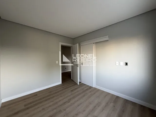 Imagem 3: Apartamento à venda com 3 dormitórios suítes, 195 m² no bairro das Capitais em