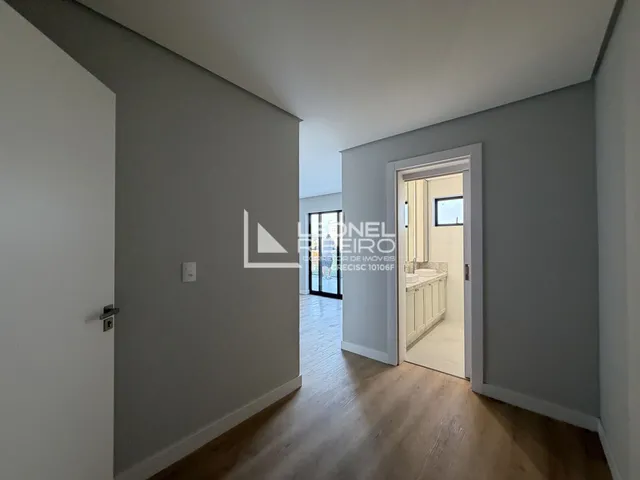 Imagem 10: Apartamento à venda com 3 dormitórios suítes, 195 m² no bairro das Capitais em