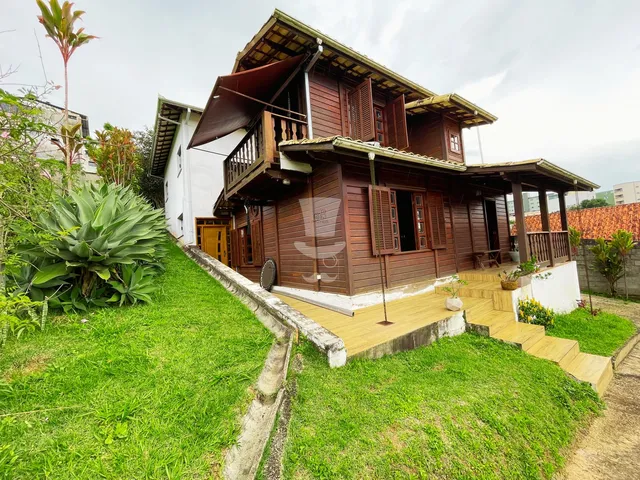 Imagem: Casa à venda com 4 quartos sendo 2 suítes