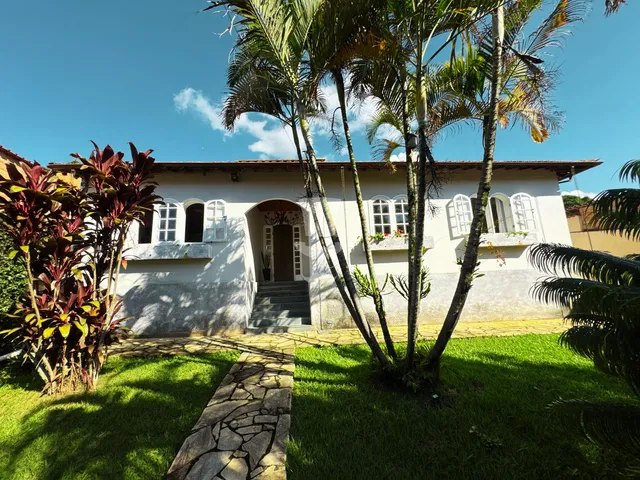 Imagem 3: Casa à venda no bairro Roman em Barbacena com 3 dormitórios sendo 1 suíte