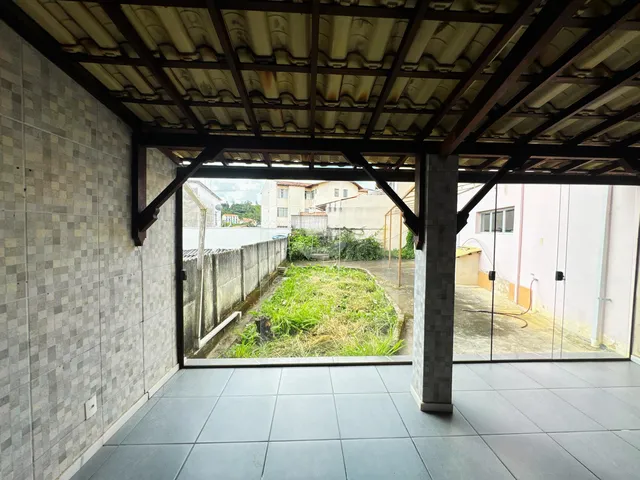 Imagem 4: Casa à venda com 5 dormitórios sendo 2 suítes em Barbacena no Santa Tereza I