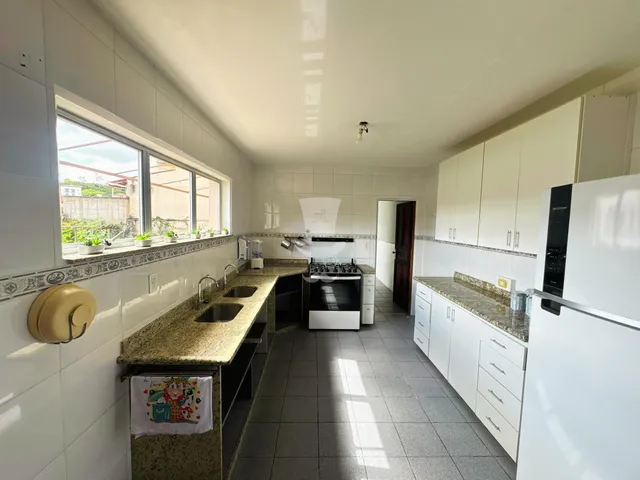 Imagem 12: Casa à venda com 5 dormitórios sendo 2 suítes em Barbacena no Santa Tereza I